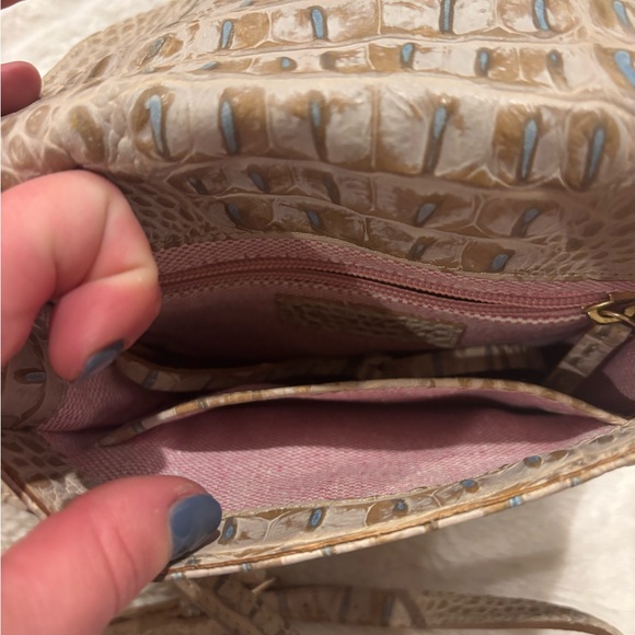 NWOT Dooney and Bourke Croc Embossed Leather Crossbody Bag Nile Collection - Picture 8 of 14